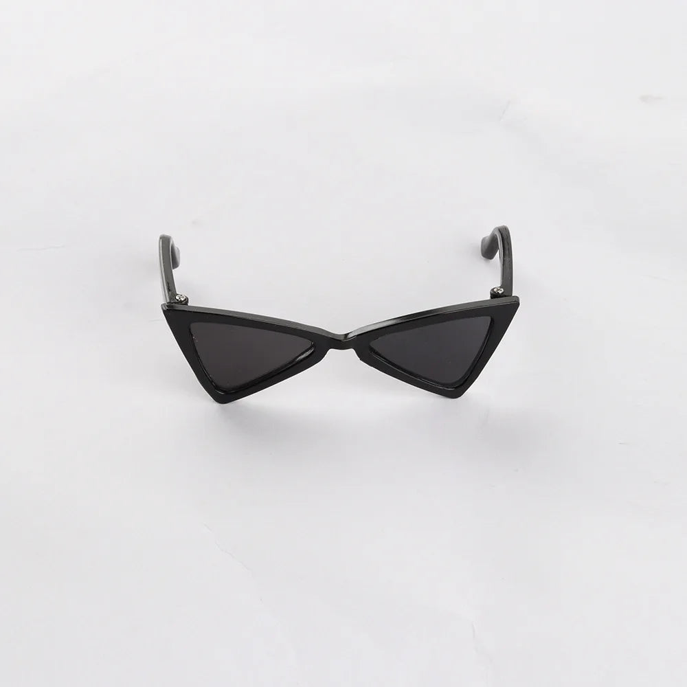 Vintage Triangle Cat Sunglasses – Reflective Eyewear for Small Cats & Dogs, Perfect Photo Prop