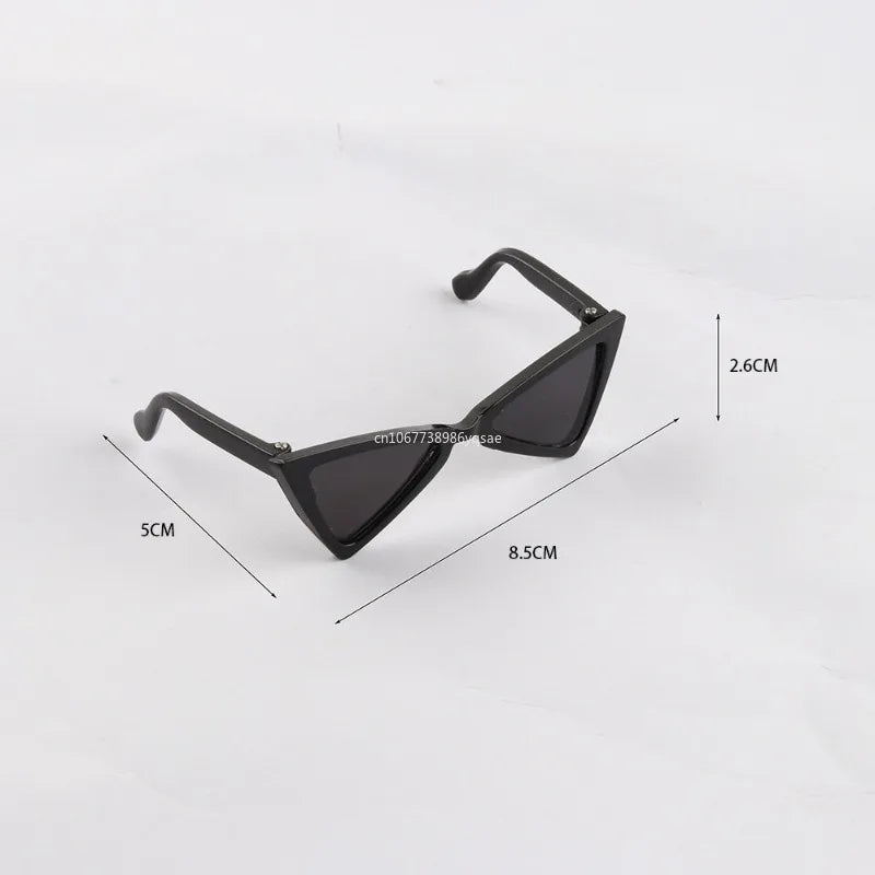 Vintage Triangle Cat Sunglasses – Reflective Eyewear for Small Cats & Dogs, Perfect Photo Prop